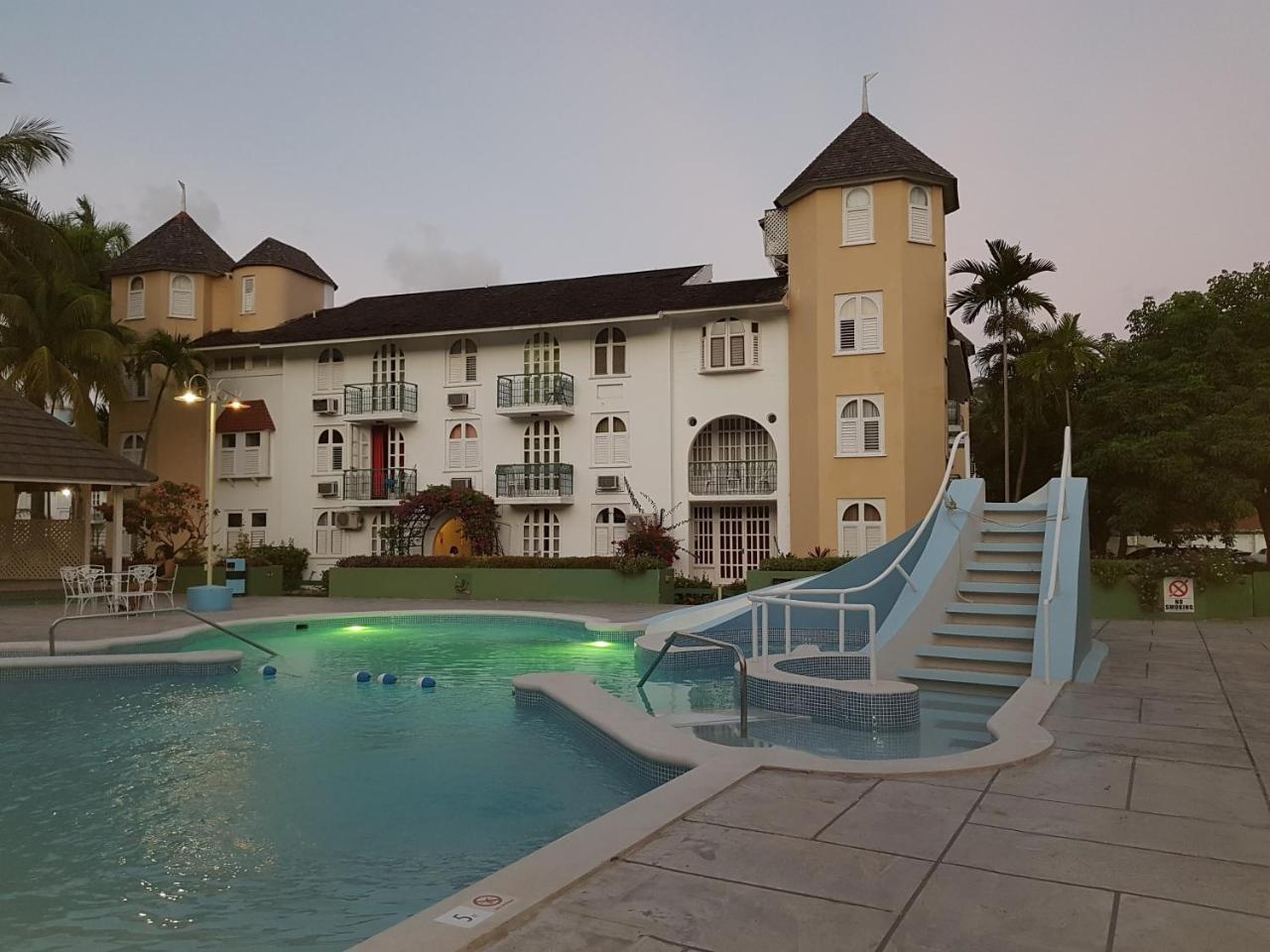 Apartment Treasure At Sandcastles Очо-Риос Экстерьер фото